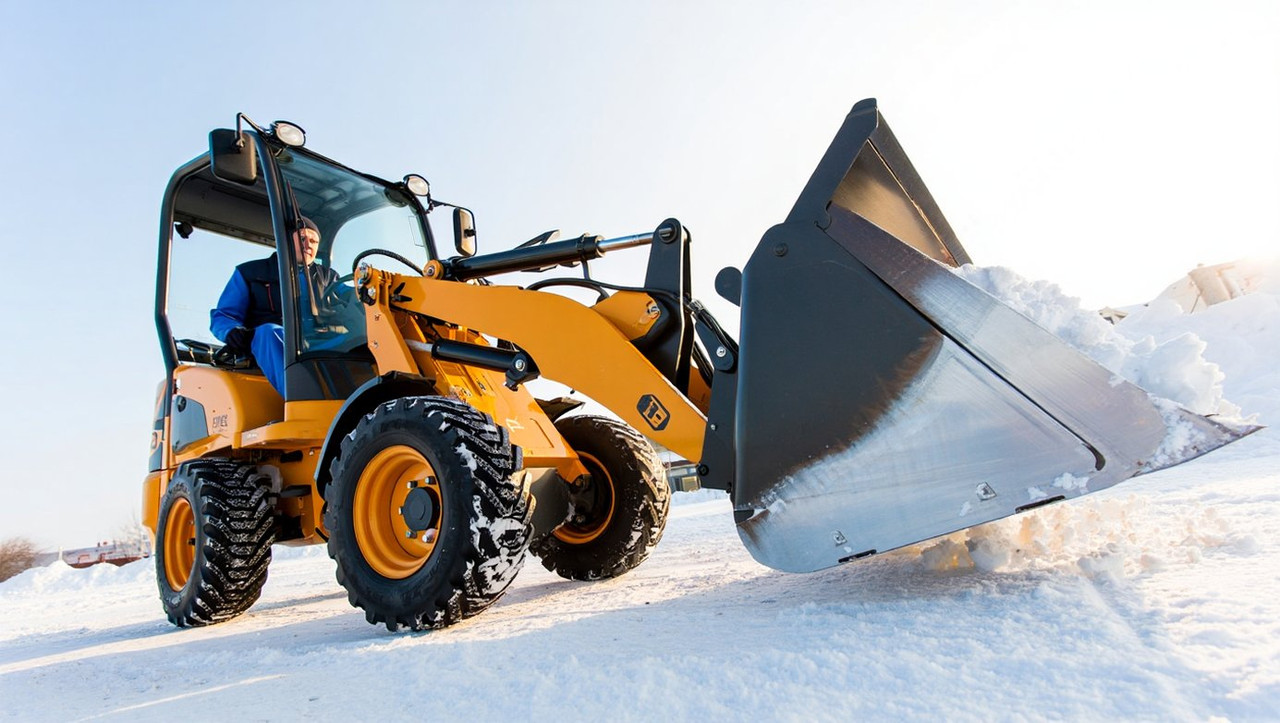 Зимнее обслуживание частного дома: какую технику использовать для уборки снега