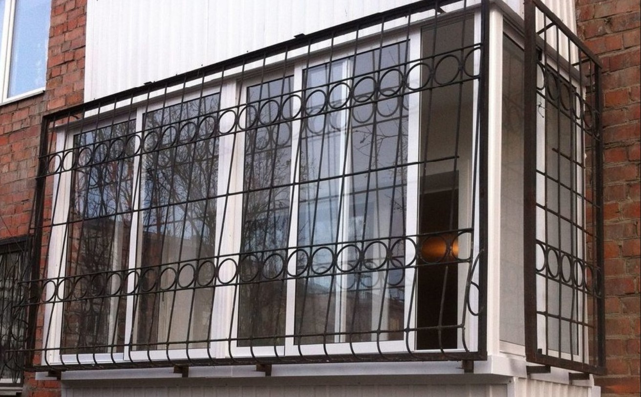 Антивандальное остекление балконов в Москве